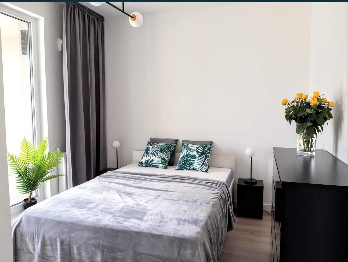 Apartamenty Fuzja - Komfortowe Mieszkania Blisko Centrum Lodzi Garaz Exterior photo