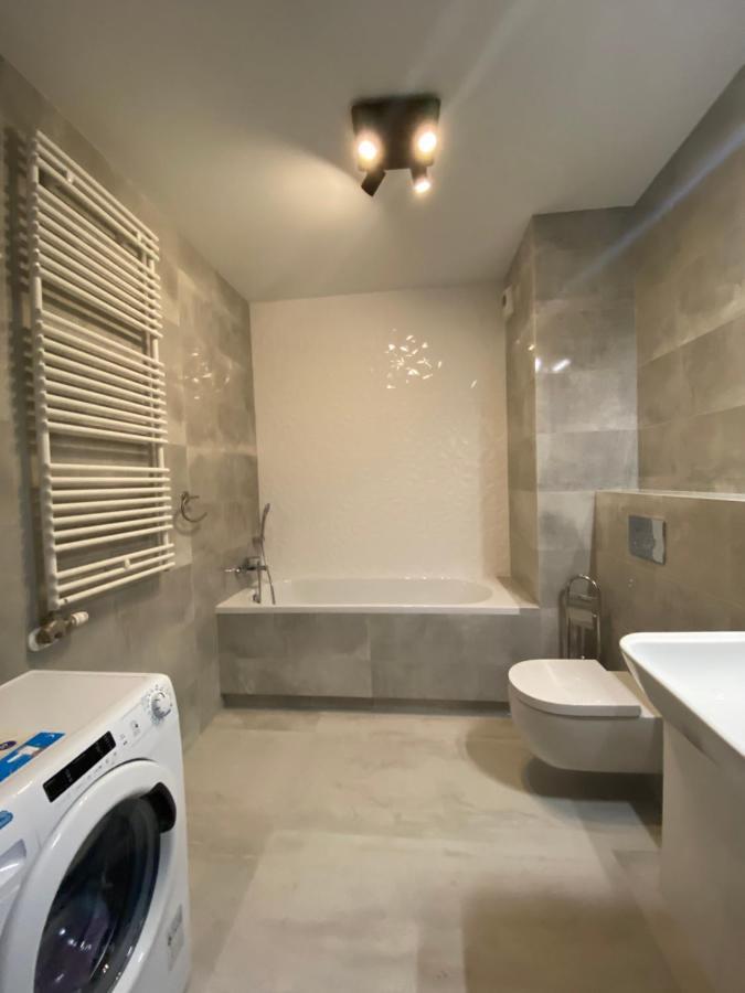 Apartamenty Fuzja - Komfortowe Mieszkania Blisko Centrum Lodzi Garaz Exterior photo